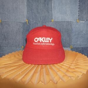 OSFA - Vintage Y2K Oakley unfair advantage embroider 90s hat